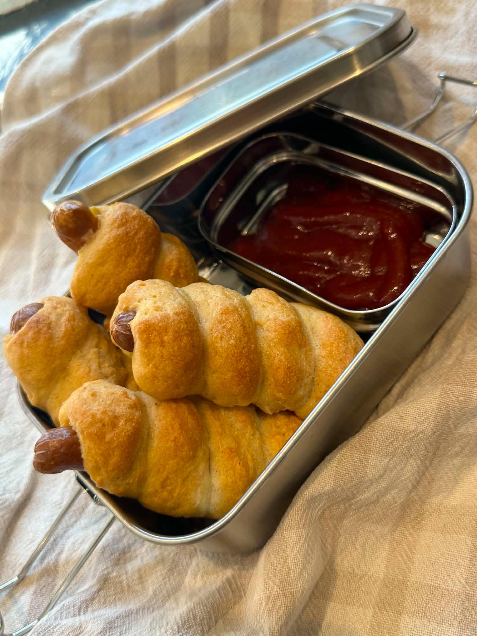 Bløde, saftige og lækre glutenfrie pølsesnurrer